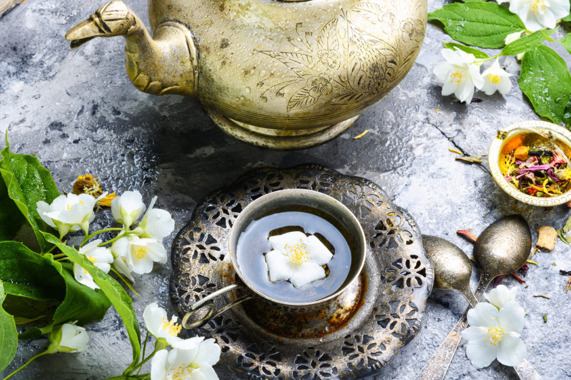 Orientalna, zielona herbata z kwiatem jaśminu