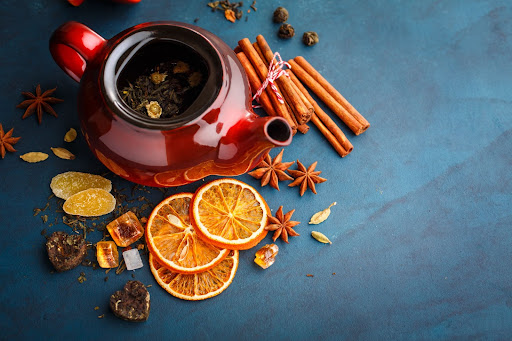 rozgrzewająca herbata, kardamon, cynamon, pomarańcze
