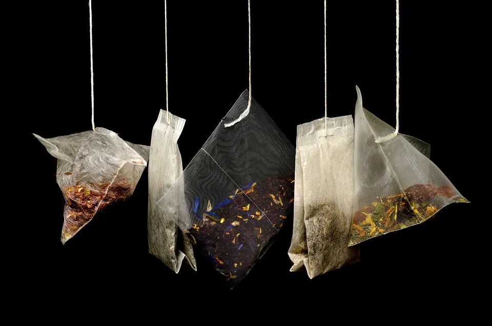 różne rodzaje herbat w torebkach