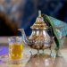 Podanie miętowej herbaty marokańskiej o każdej porze dnia